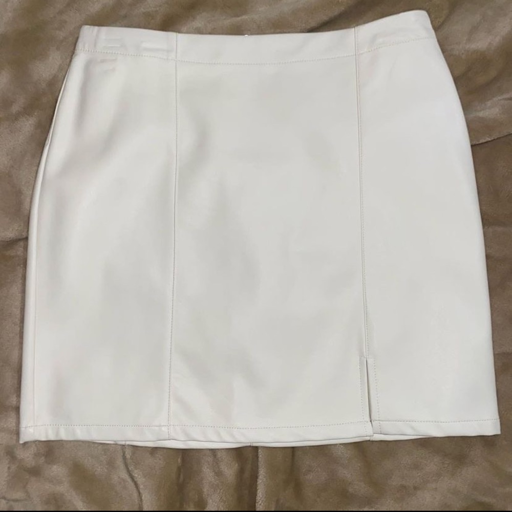 White leather skirt NEW